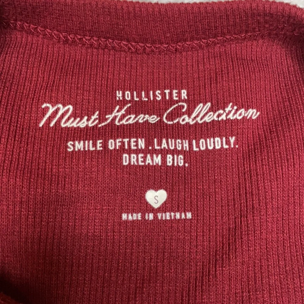 Hollister Burgundy Long‎ Sleeve Crop- Size Small